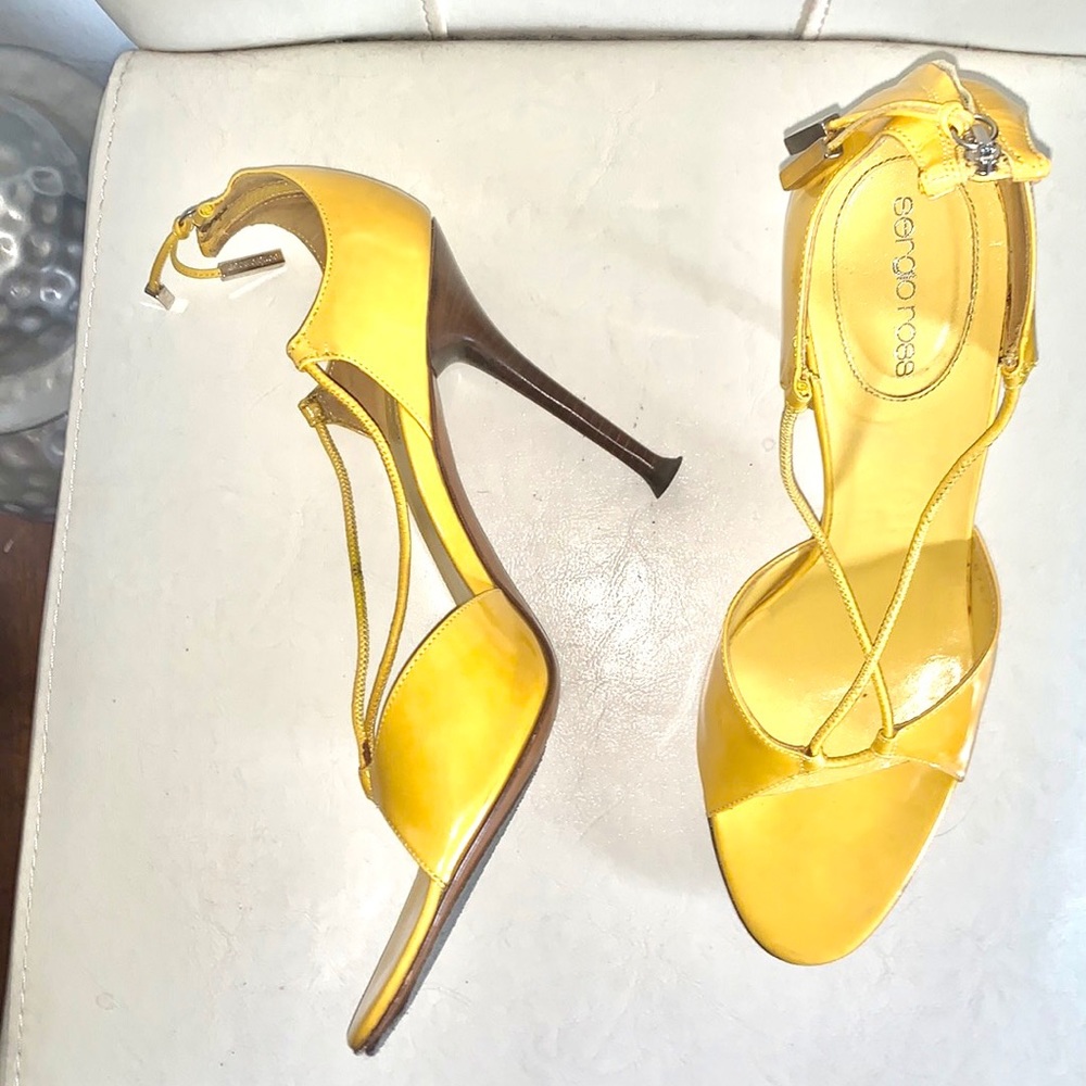 Sergio Rossi yellow patent leather zipped shoes